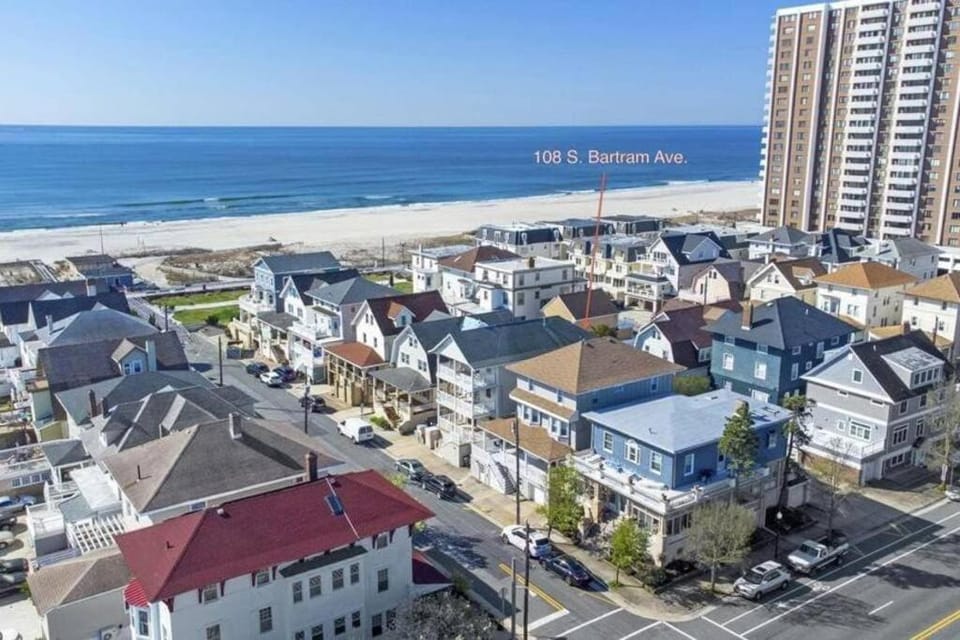 All new beach block Bartram Beach Tower - 8bd home House in Ventnor City
