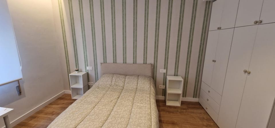 Bed, Photo of the whole room, Bedroom, wardrobe