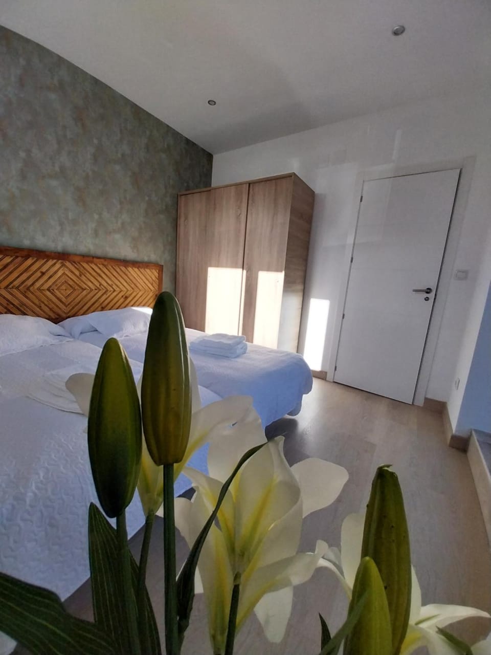 Bed, Photo of the whole room, Bedroom, wardrobe