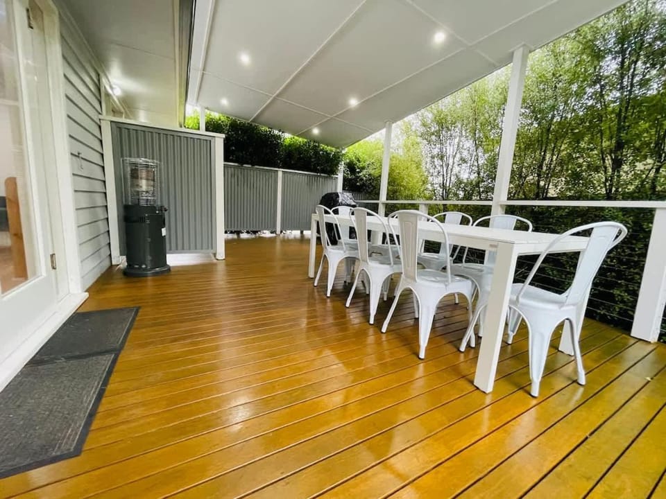 Perfect Family Home pet-friendly in Rosebud plus BBQ House in Rosebud