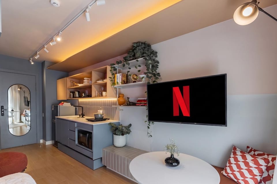 Studios a 300m do metrô, próximo a comércio, restaurantes com ótima localização em Pinheiros Apartment in Sao Paulo City