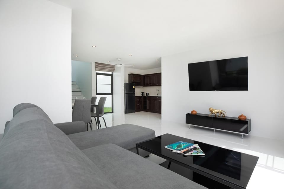 TV and multimedia, Seating area, Evening entertainment