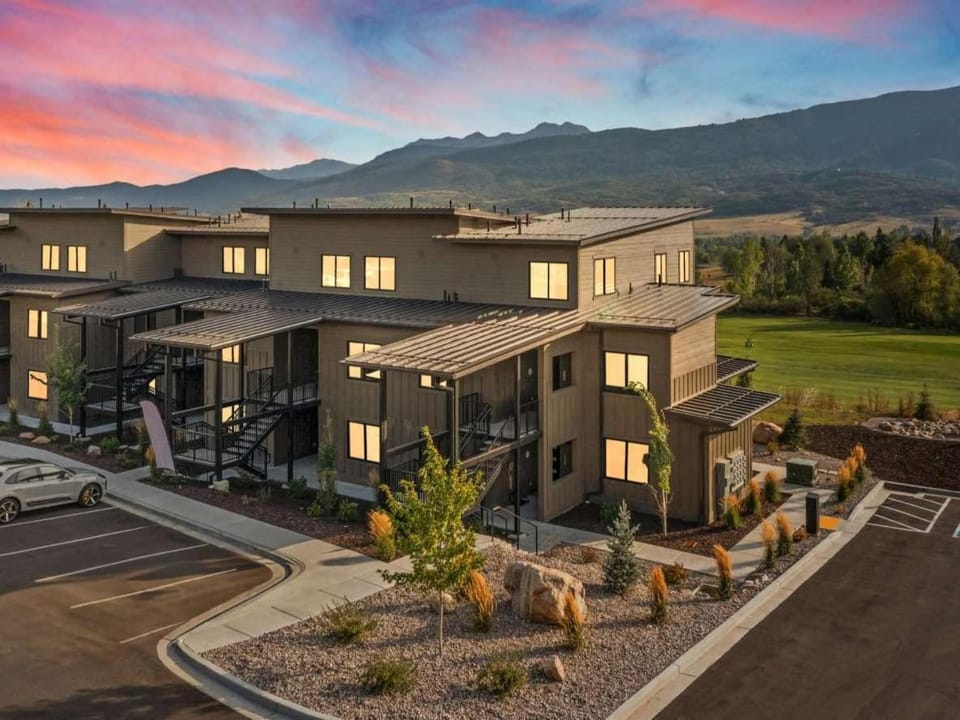 NEW Alpine Adventure Wolf Creek Golf Course Heart Eden House in Utah