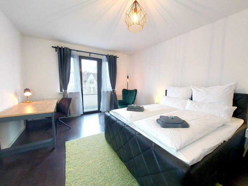 Bed, Photo of the whole room, Bedroom, towels