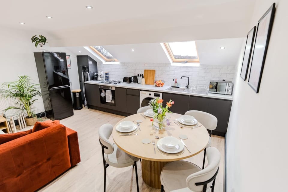 Kitchen or kitchenette, Living room, Dining area
