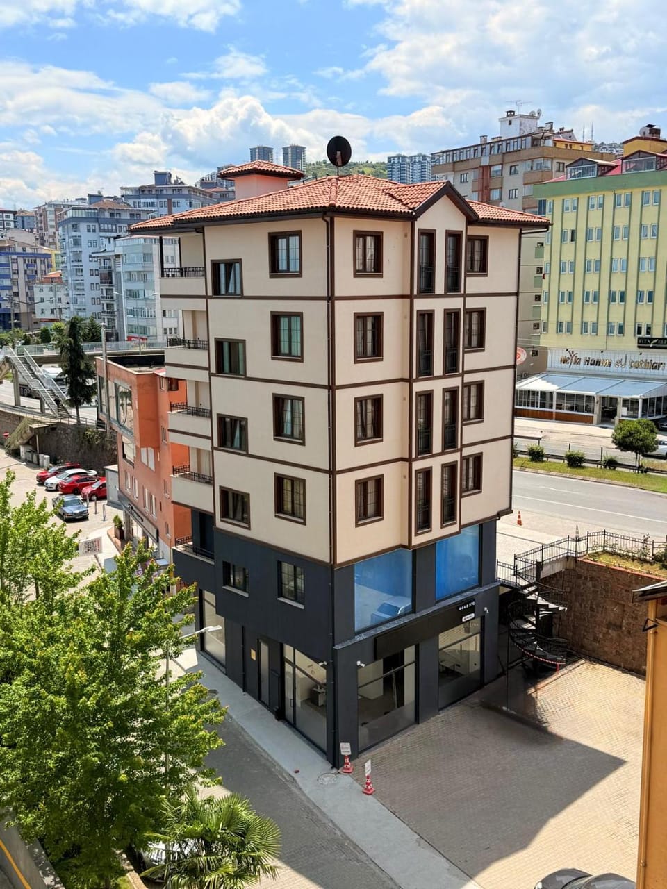 Property building, Street view, Location, Parking
