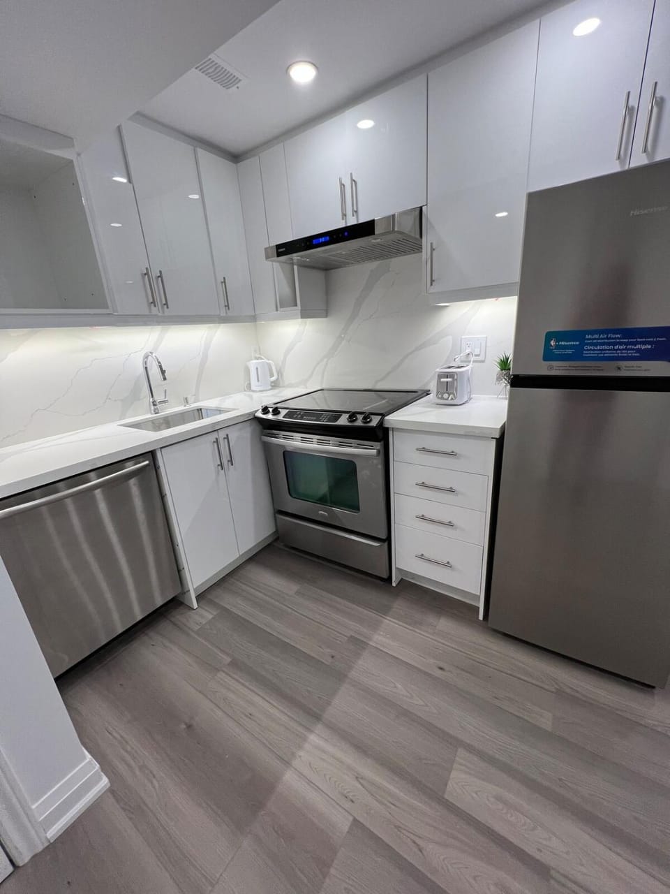 Kitchen or kitchenette, stove