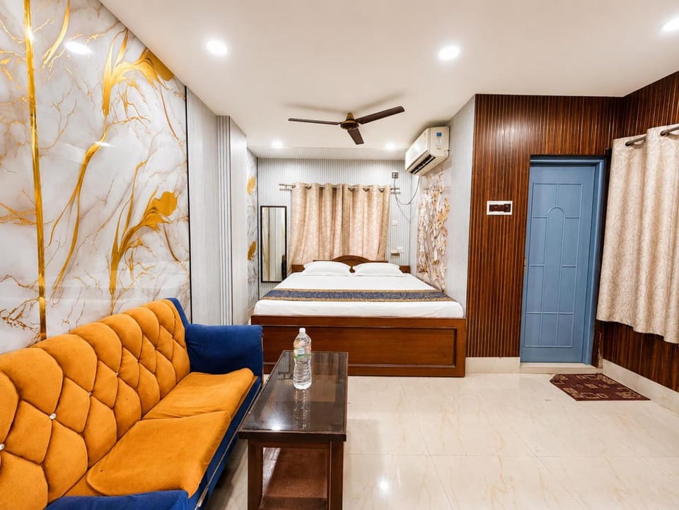 Bed, Living room, Photo of the whole room, Bedroom, air conditioner