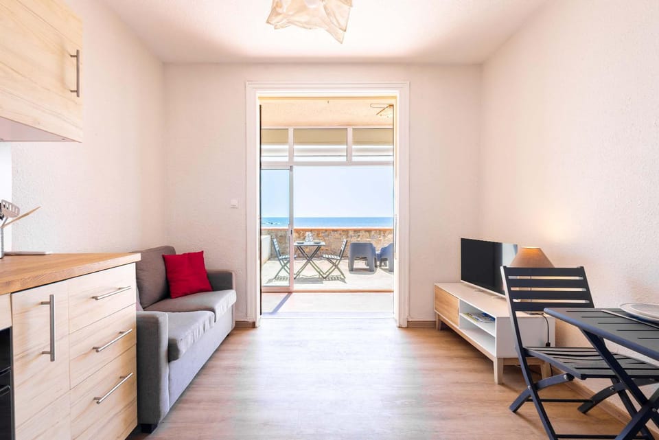 Valras-Loc Terrasse Vue Mer & Plage Directe House in Occitanie