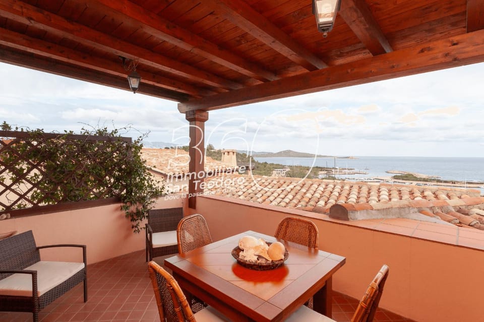 Patio, Day, Natural landscape, View (from property/room), Balcony/Terrace, Living room, Seating area, Dining area, Beach, Sea view