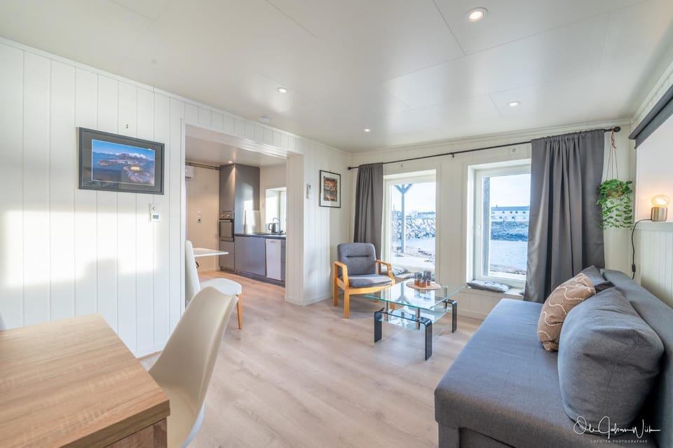 View (from property/room), Kitchen or kitchenette, Living room, Seating area, Dining area