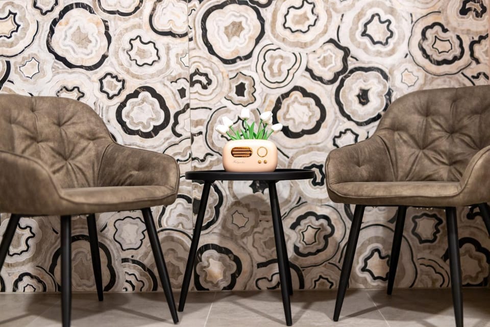 Lobby or reception, Decorative detail, Internal: Not applicable to any particular room