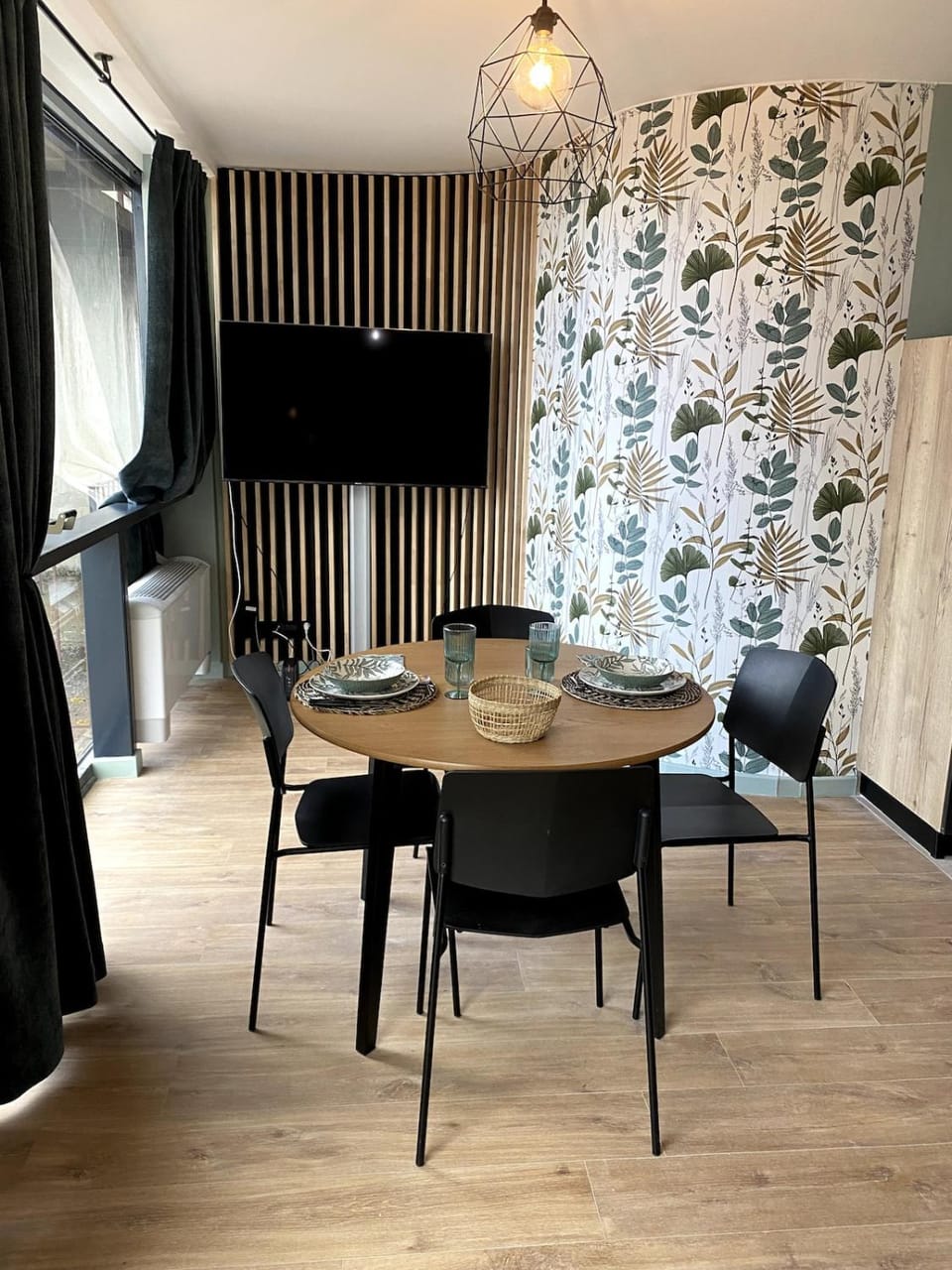 Living room, Seating area, Dining area