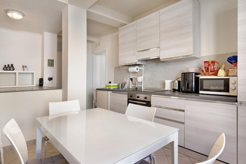 Property building, Kitchen or kitchenette, Living room