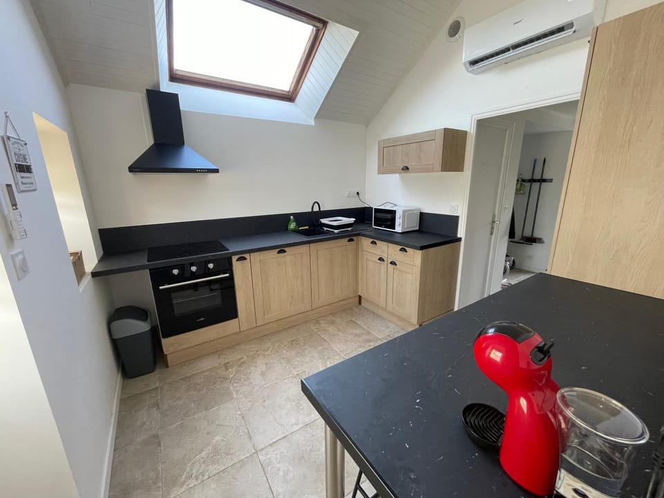 Kitchen or kitchenette, dishwasher, pet friendly, stove, toaster