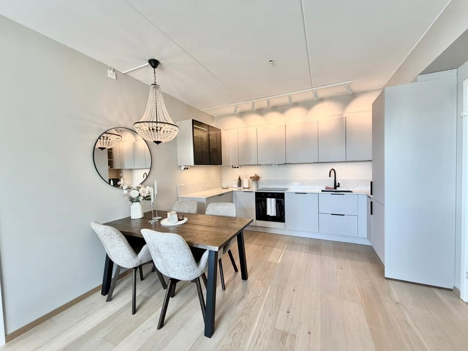 Dining area, dishwasher, oven, stove, kitchen