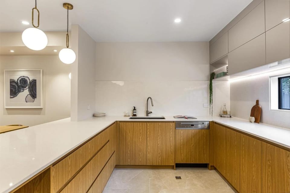 Mission Bay 4 bedrooms Tidy Unit House in Auckland