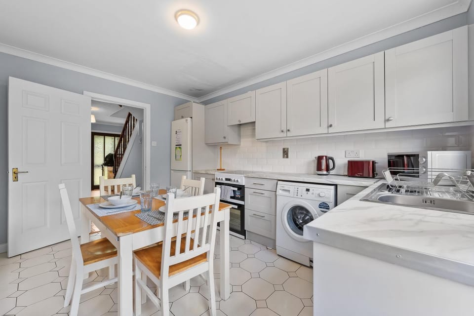 Enfield 5 bedroom - sleeps 6 House in Meath, Co. Meath, Ireland