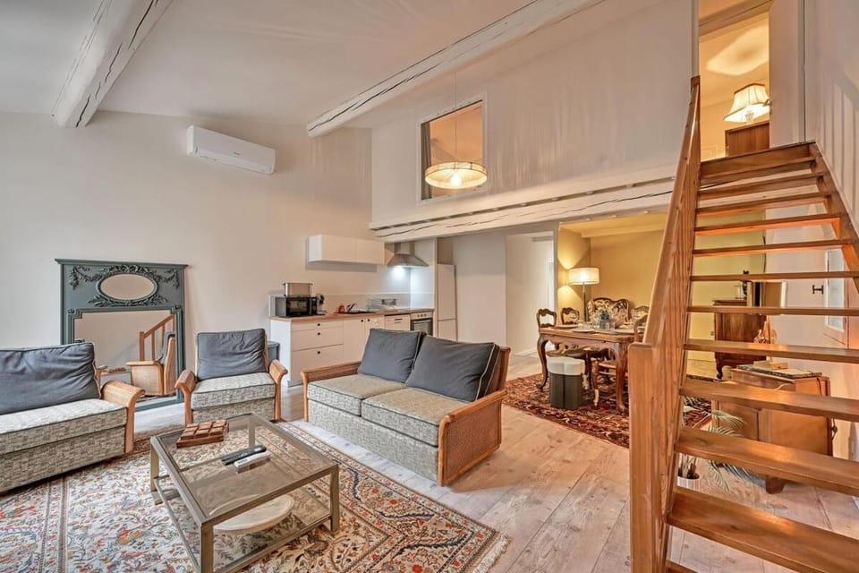 Kitchen or kitchenette, Living room, Seating area, Dining area, air conditioner