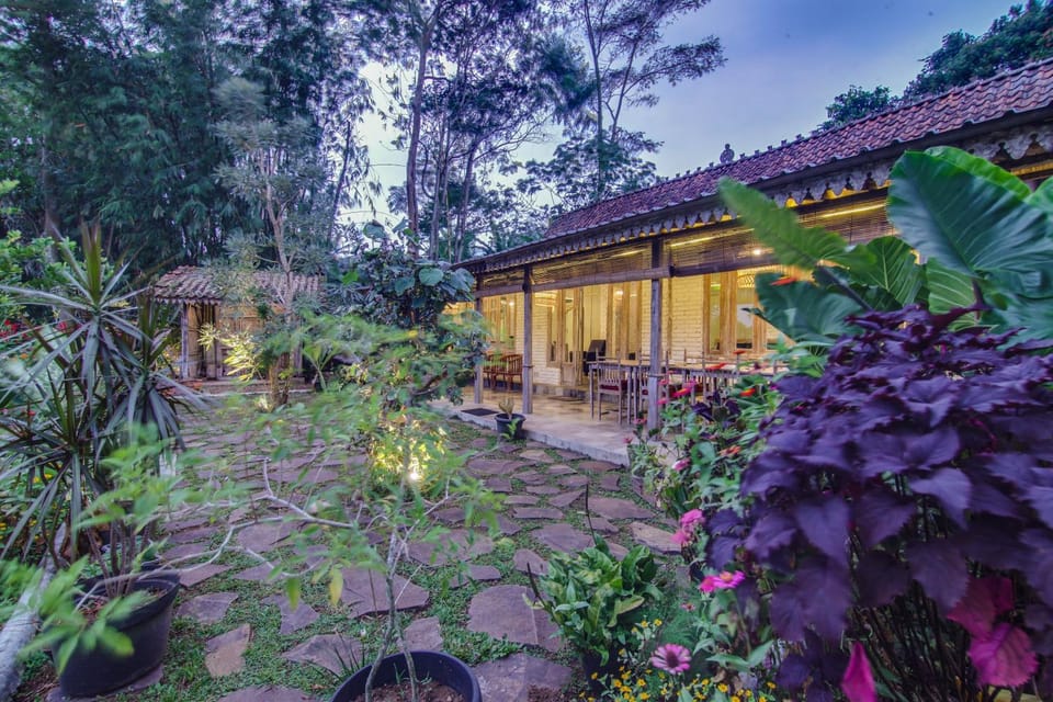 Villa Azzahra Syariah Luxury tent in West Java