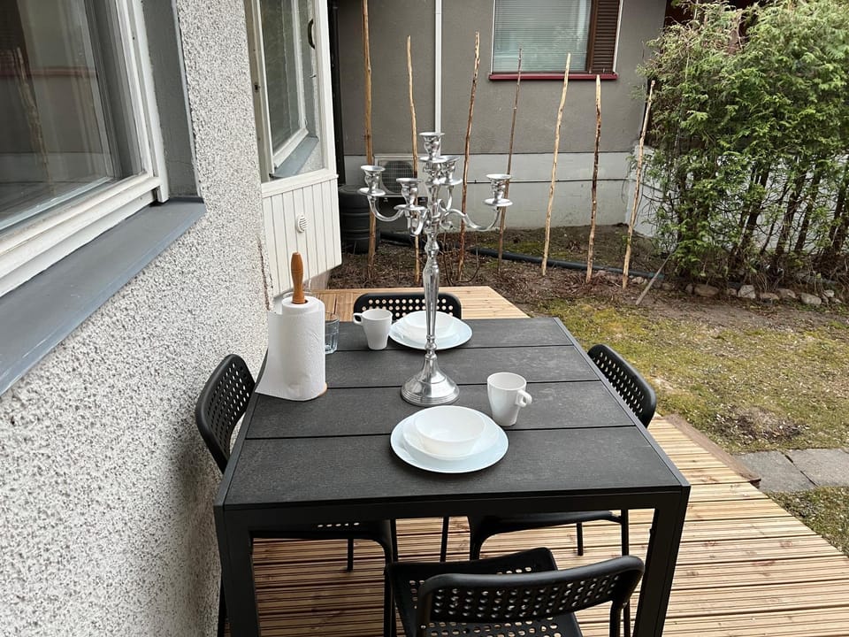 Cozy Independent House with Free Parking and 20 mins to center House in Helsinki