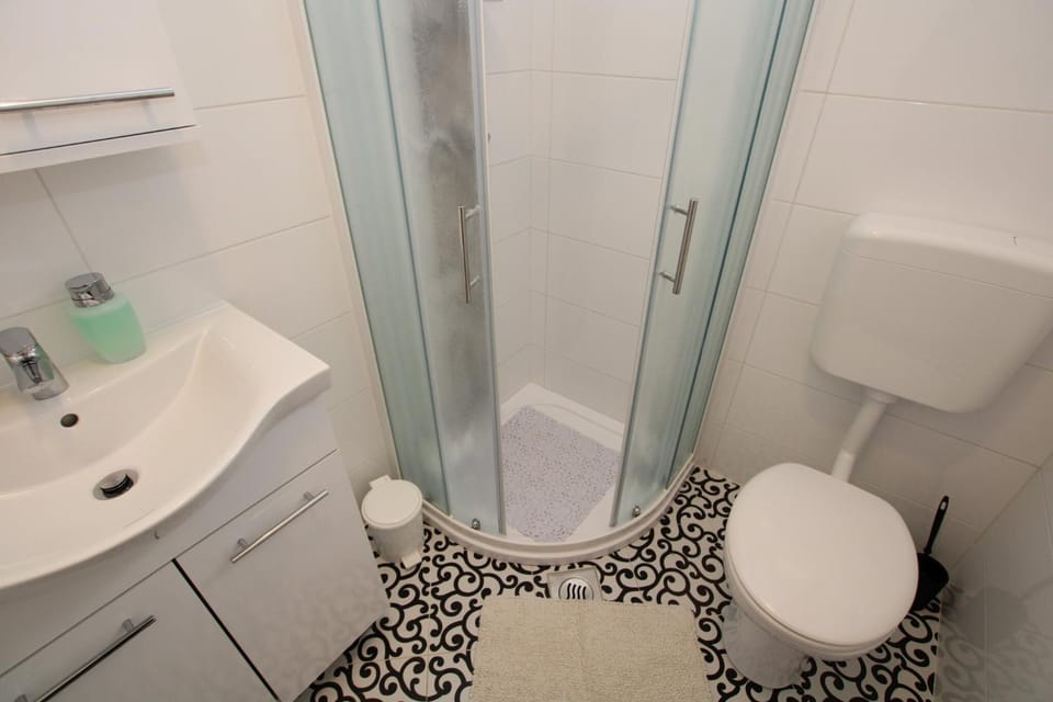 Shower, Toilet, Bathroom