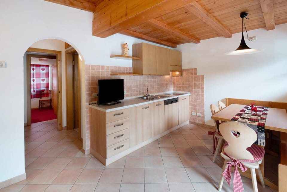 Property building, Kitchen or kitchenette, Living room