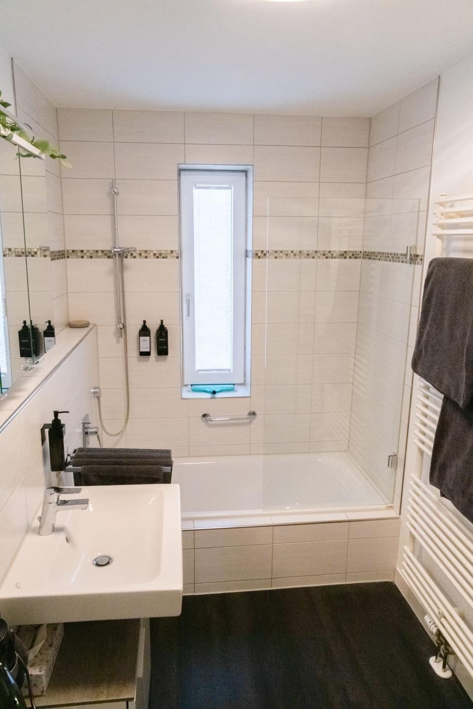 Shower, Bathroom, Bath, towels