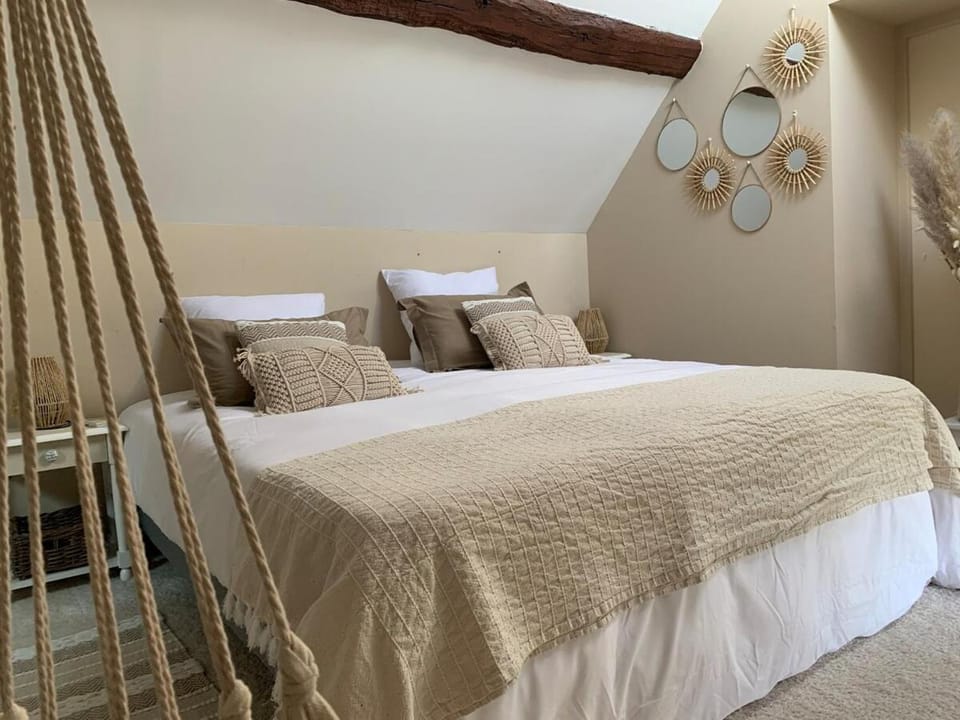 Bed, Bedroom