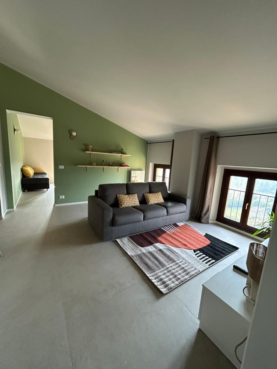 Living room, Photo of the whole room