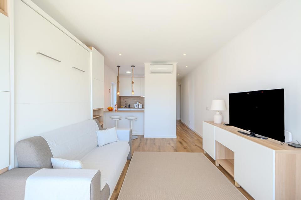 Communal lounge/ TV room, air conditioner