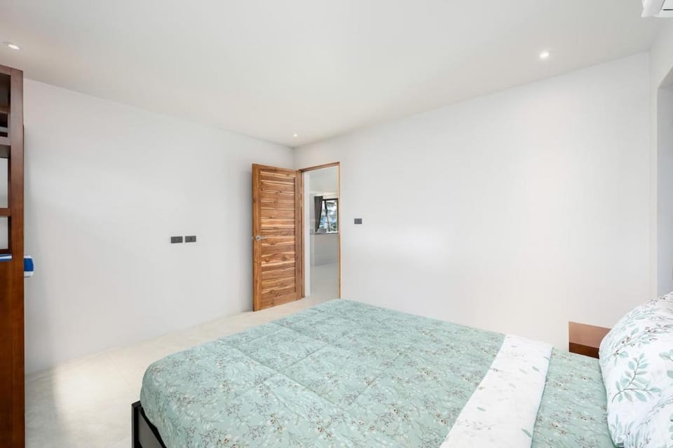 Penthouse 2BR Seaview Top Floor Apartment in Ko Samui