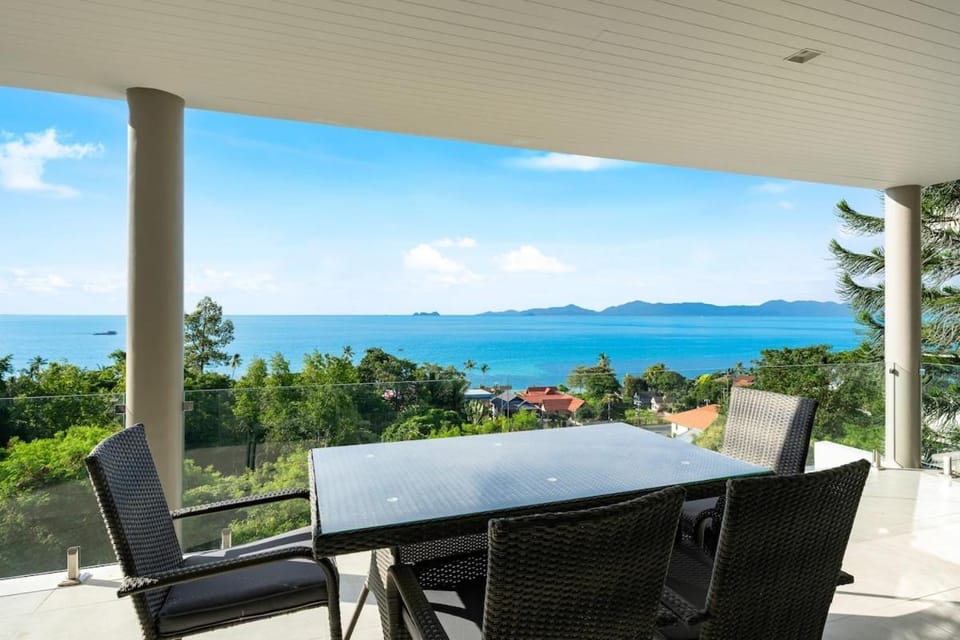 Penthouse 2BR Seaview Top Floor Apartment in Ko Samui
