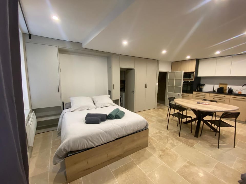 Charmant studio Corneille Apartment in Arles