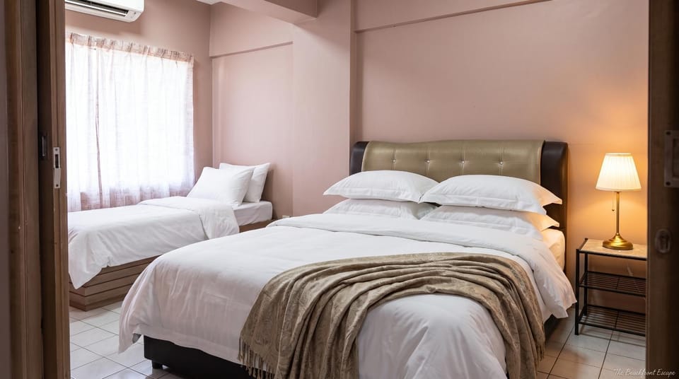 Bed, Photo of the whole room, Bedroom, air conditioner