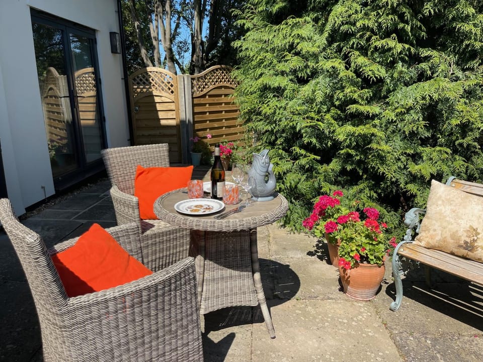 Dining area, Garden view
