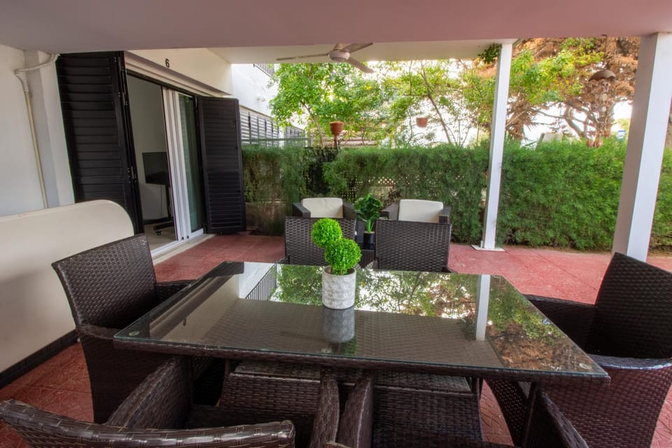 Patio, Garden, Balcony/Terrace, Seating area, Dining area