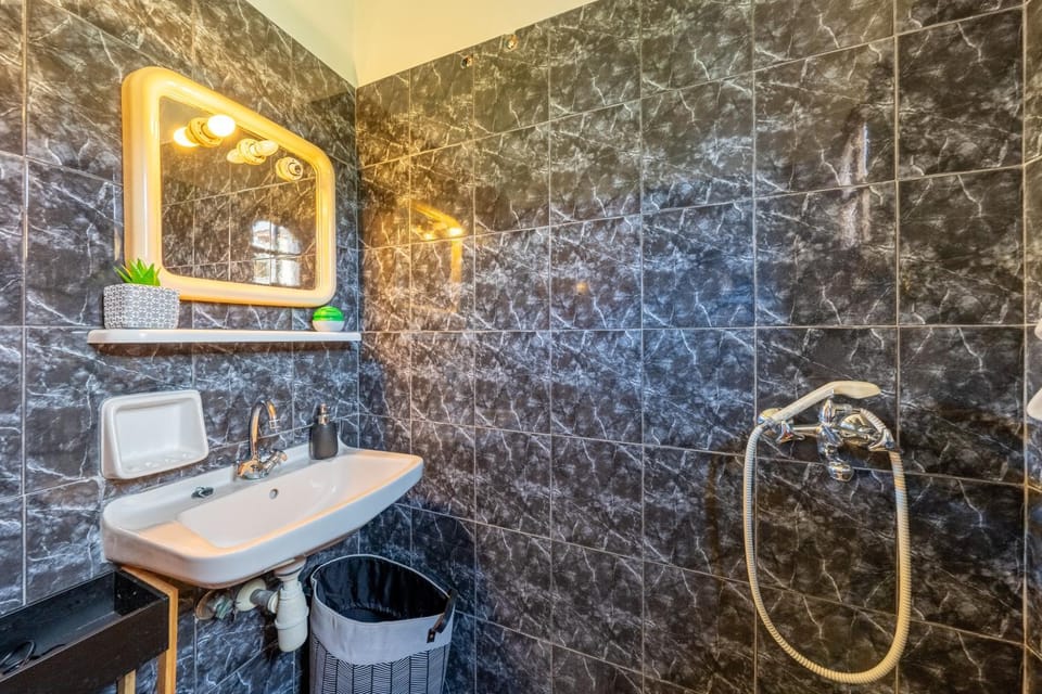 Bathroom, Living room