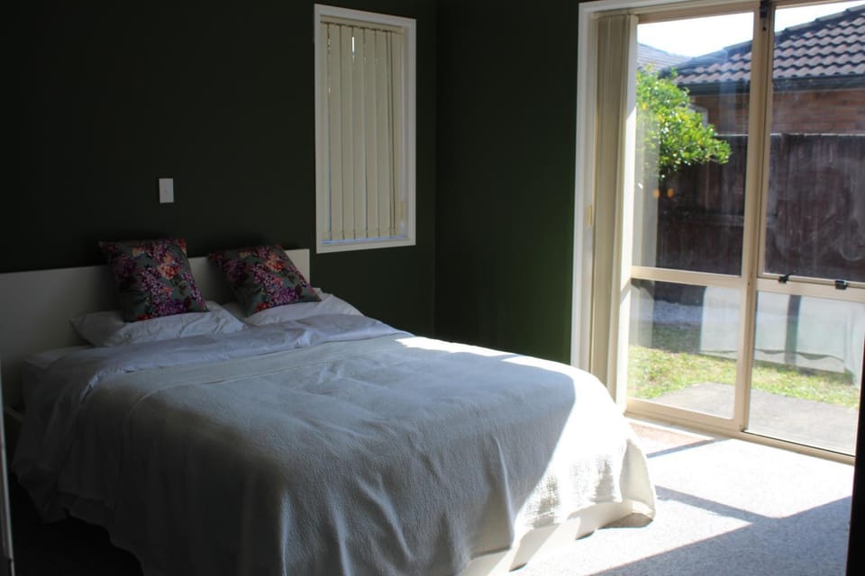 Hamilton East Haven Bed and Breakfast in Hamilton
