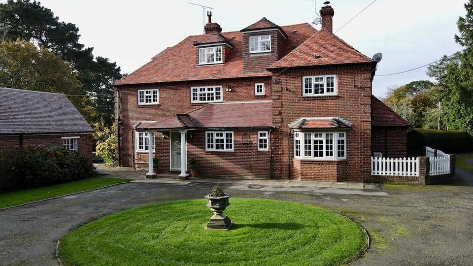 Hedgerows House New Forest House in Ringwood