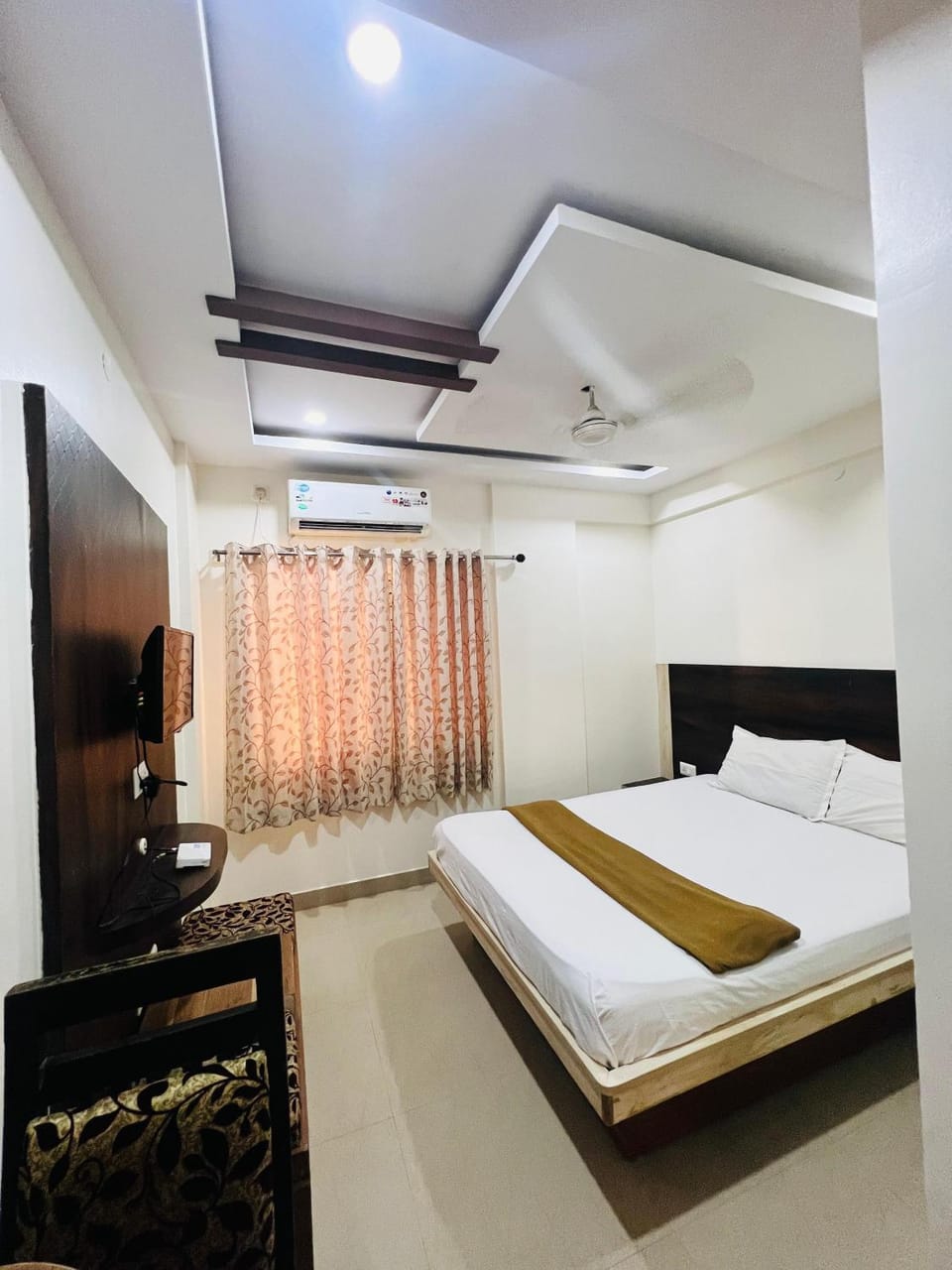 Bed, Photo of the whole room, Bedroom, wardrobe