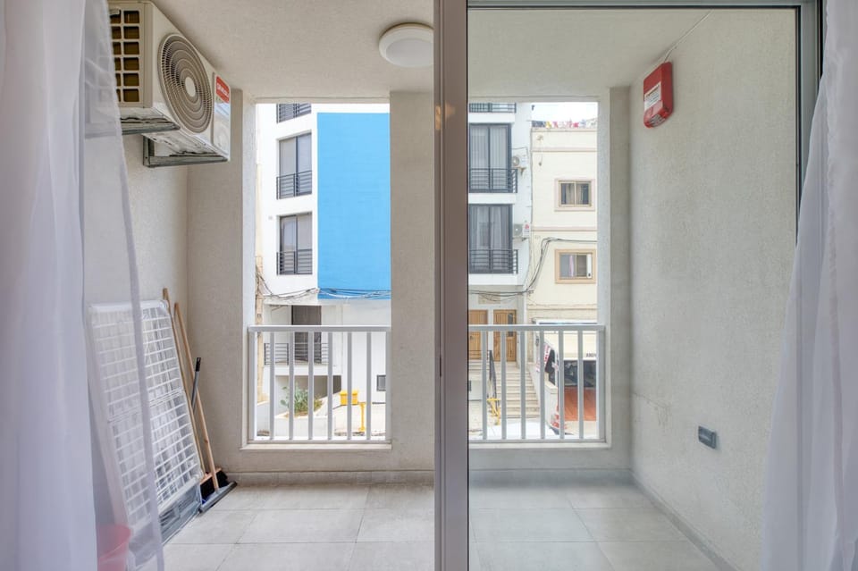 New! Modern Studio in central Malta by SF Homes Apartment in Malta