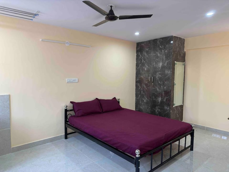 Wonderful Studio 950M from JP nagara Metro 4th Flr Apartment in Bengaluru