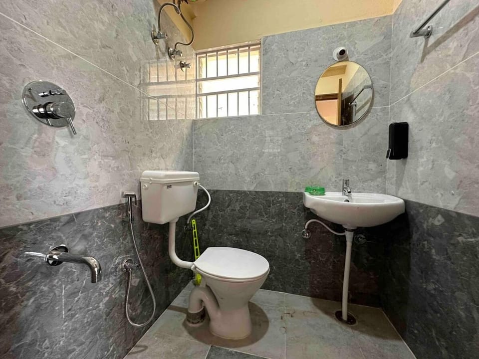 Wonderful Studio 950M from JP nagara Metro 4th Flr Apartment in Bengaluru