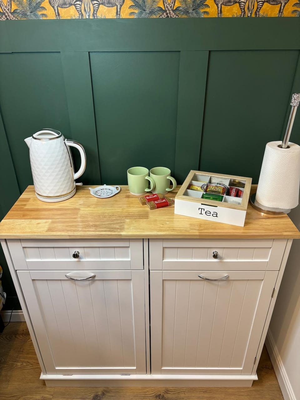 Coffee/tea facilities, Kitchen or kitchenette