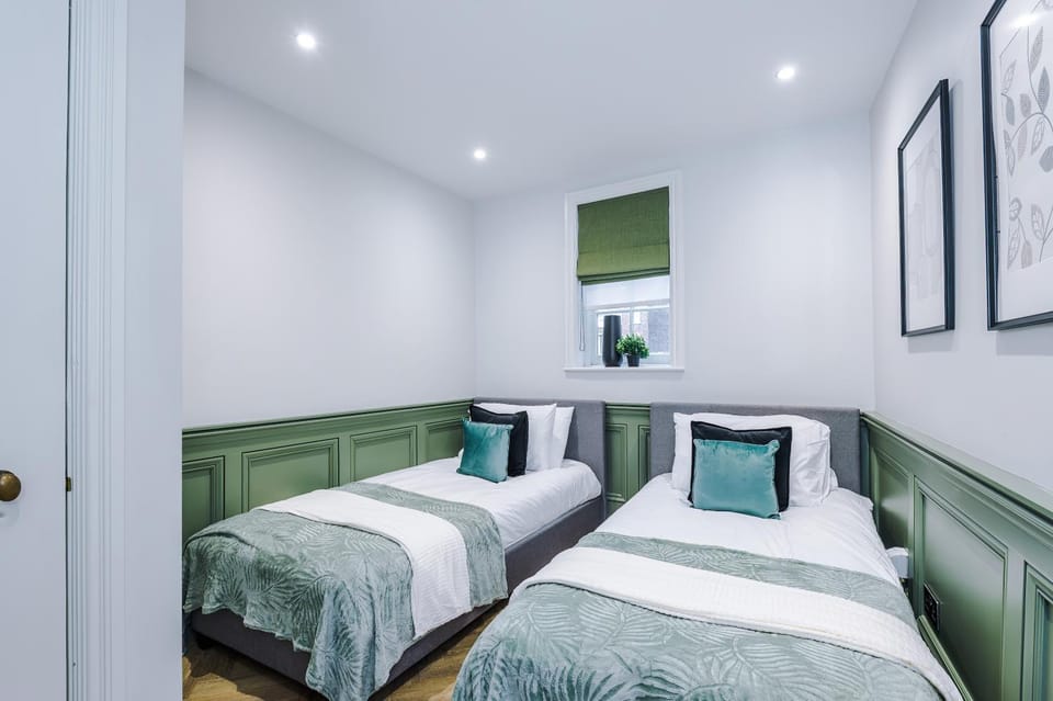 The Jane Austen in Central York - Sleeps 6 Apartment in York