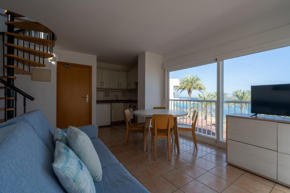 View (from property/room), Kitchen or kitchenette, Dining area
