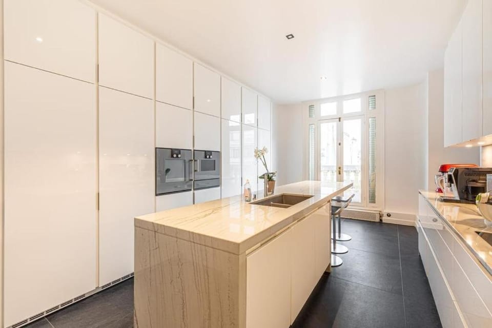 Le Victor Hugo Apartment in Paris