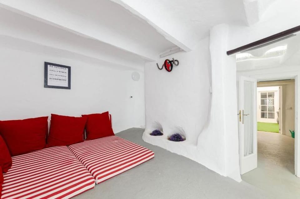 Maria de la Salut House in Pla de Mallorca