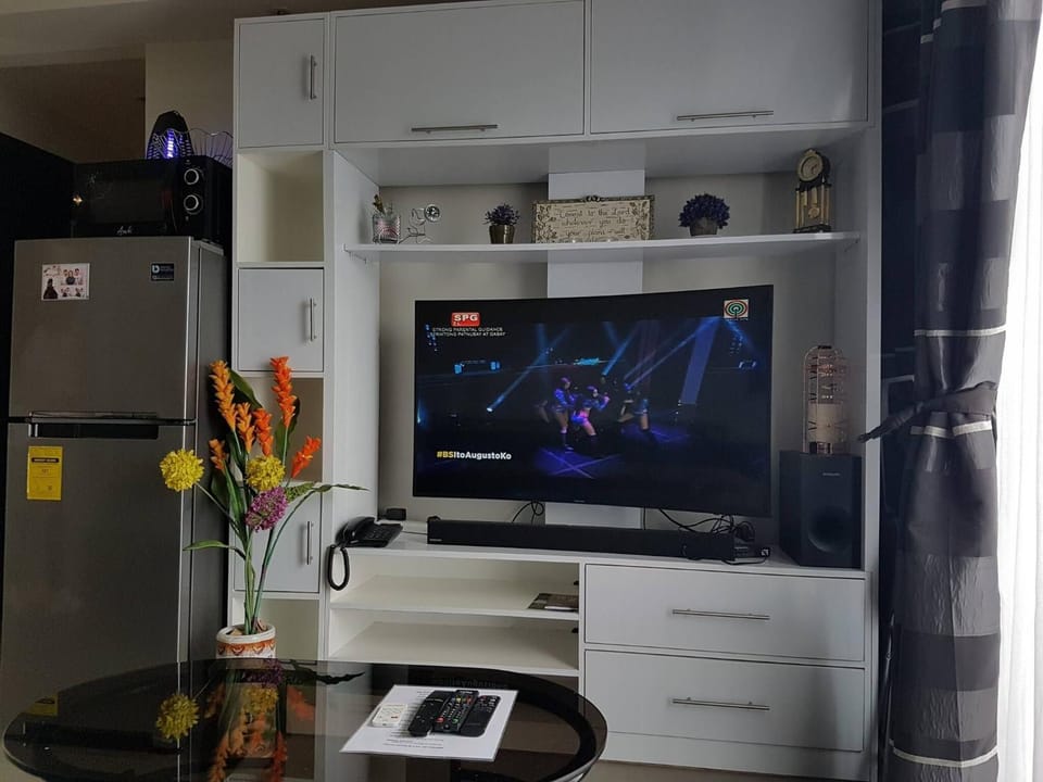 Communal lounge/ TV room, TV and multimedia